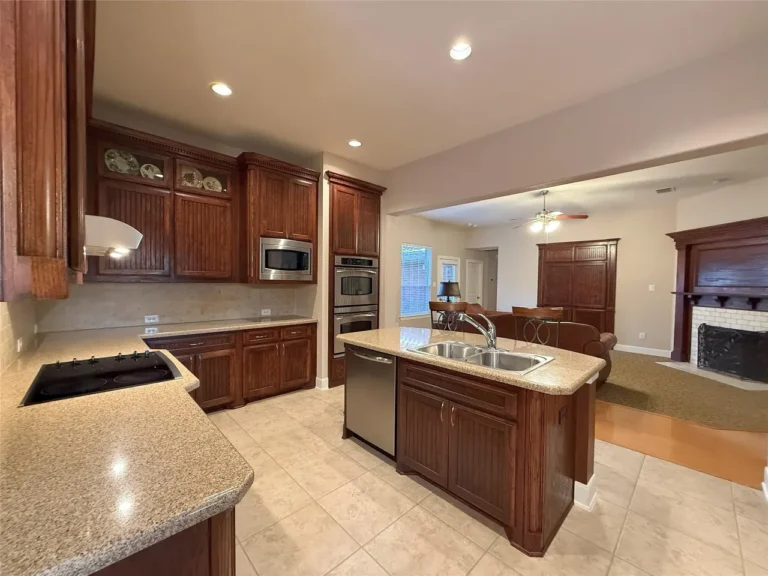 b25c2f7d62d04fcaa52a3a4602a33764l-m51299250rd-w1280_h960